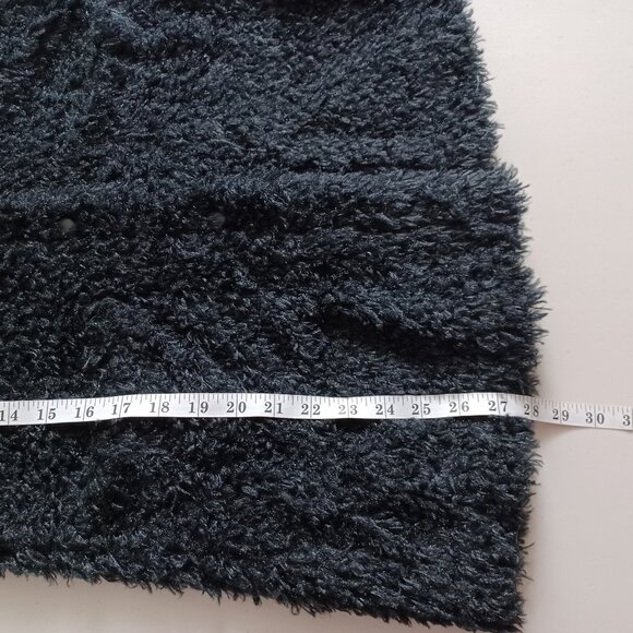 Faux Fur Hooded Vest - Picture 10 of 12